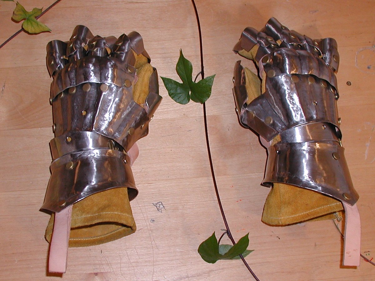 Finished plate gauntlets