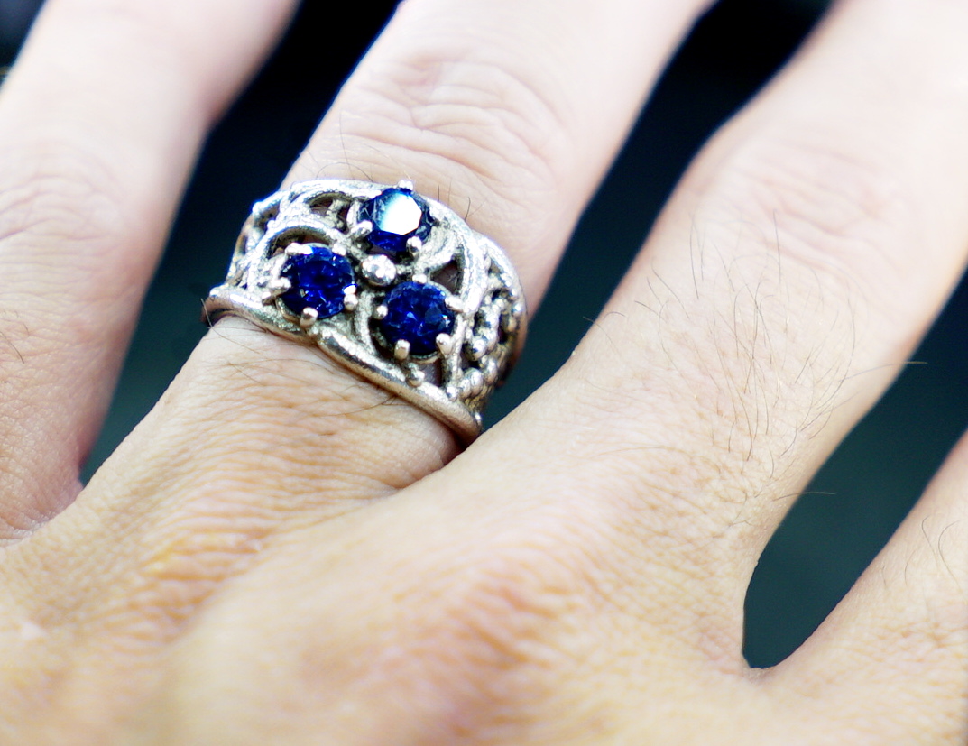 Large Tri Ring Finger Top